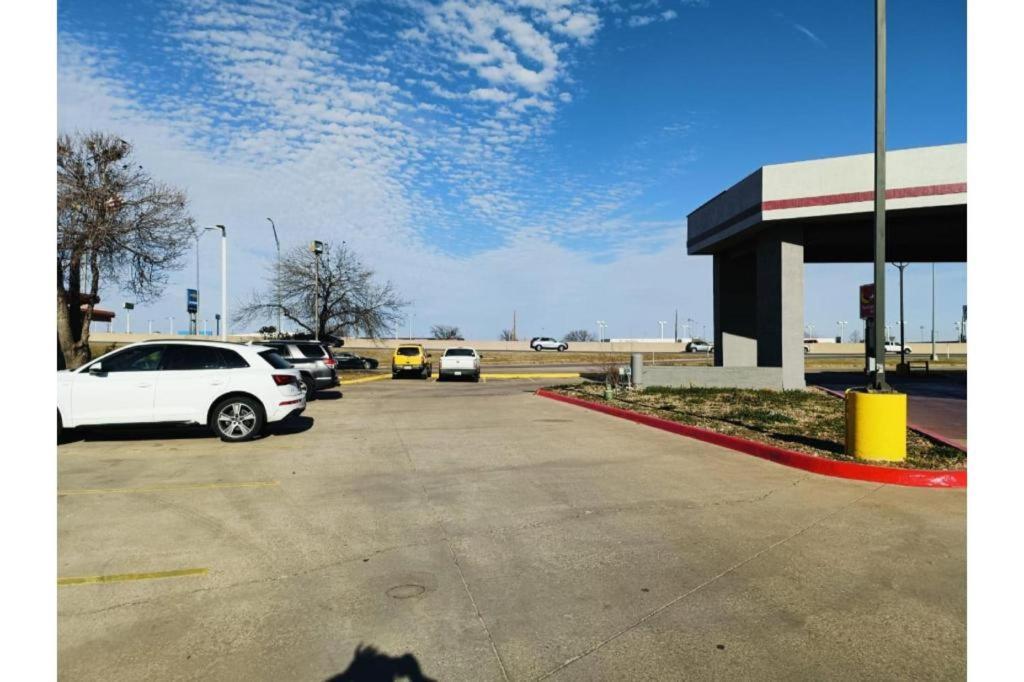 Travelers Inn By Oyo Wichita Falls Exterior photo